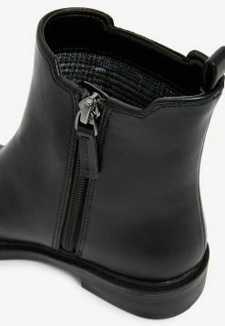 Next Chelsea - Boots À Talons - Black Square Toe 9 Next Chelsea - Boots À Talons - Black Square Toe -Aldo Shop 04ee4aad30674251afe57465d57497df