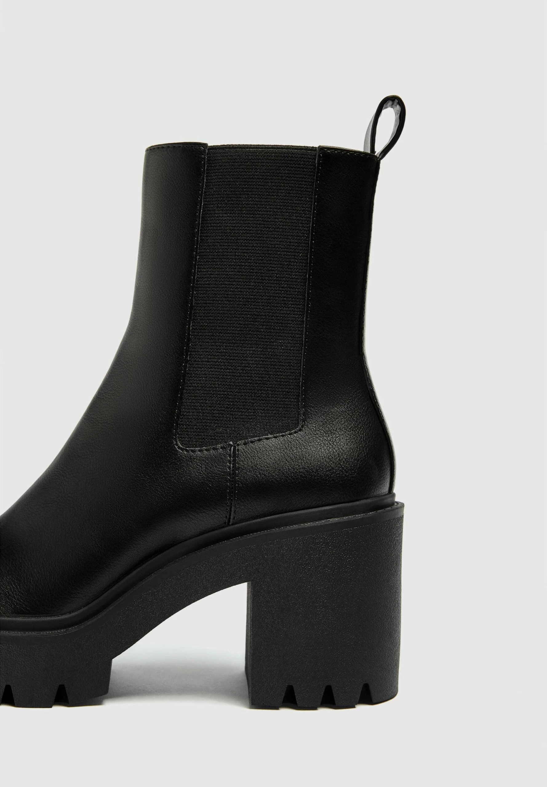 PULL & BEAR Absatz - Boots À Talons - Black 6 PULL & BEAR Absatz - Boots À Talons - Black – Image 4