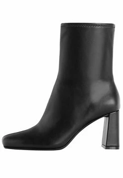 BERSHKA Patent Style Fitted - Boots À Talons - Black -Aldo Shop 3e6c28c1d04f44468cc760097ce1dc75