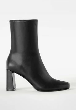 BERSHKA Patent Style Fitted - Boots À Talons - Black -Aldo Shop 3f76deb1b0954e9c88444abc0c27d186