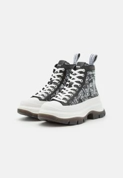 KARL LAGERFELD Luna Sketchbook - Boots À Talons - Black 11 KARL LAGERFELD Luna Sketchbook - Boots À Talons - Black -Aldo Shop 4ad161410d5c49489c575bb33784cf1f