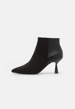 Bullboxer Boots À Talons - Black 10 Bullboxer Boots À Talons - Black -Aldo Shop 5043a80d777b494d9ccf99f45b402965