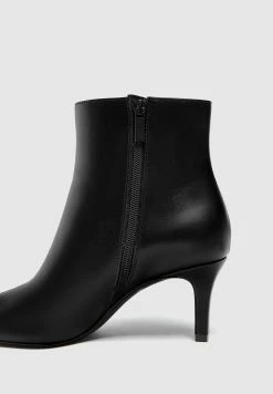 PULL & BEAR With Pointed Toe - Boots À Talons - Black 12 PULL & BEAR With Pointed Toe - Boots À Talons - Black -Aldo Shop 66e888cc299d49a2b22a494c02c00f50