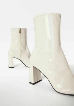 BERSHKA Patent Style Fitted - Boots À Talons - Off-White -Aldo Shop 6bd535ec3ad74efaa08a5d0f0c1bc490