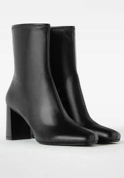 BERSHKA Patent Style Fitted - Boots À Talons - Black -Aldo Shop 73a524a6fdf049609d564e417ba98618