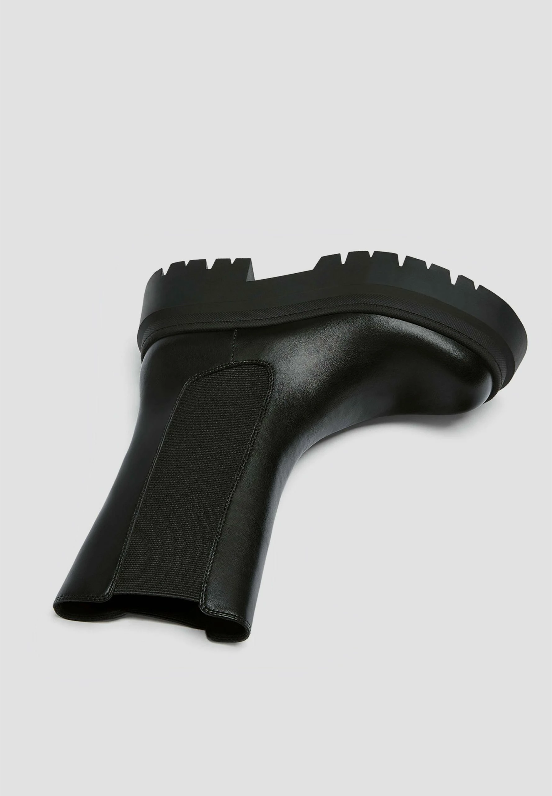 PULL & BEAR Boots À Talons - Black 8 PULL & BEAR Boots À Talons - Black – Image 6