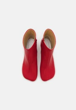MM6 Maison Margiela Anatomic Ankle Boots - Boots À Talons - Chili Pepper 13 MM6 Maison Margiela Anatomic Ankle Boots - Boots À Talons - Chili Pepper -Aldo Shop 7bdcadaf24a44cf8a97575be07483bae