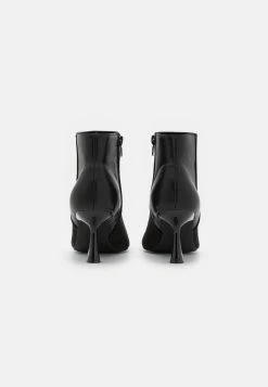Bullboxer Boots À Talons - Black 12 Bullboxer Boots À Talons - Black -Aldo Shop 7d2dc500d4aa4f5d9a7f5fcfea264b92