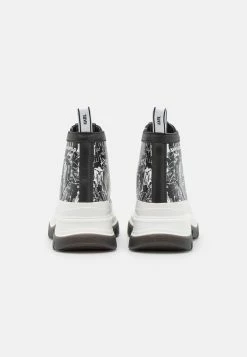 KARL LAGERFELD Luna Sketchbook - Boots À Talons - Black 12 KARL LAGERFELD Luna Sketchbook - Boots À Talons - Black -Aldo Shop 9aae1bf735cf488aa95511e63daaeff5