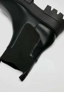 PULL & BEAR Boots À Talons - Black -Aldo Shop a4c0ea7245754237bb3f59ff77fa662c