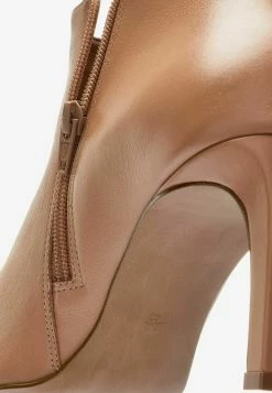 Next Signature Standard - Boots À Talons - Camel 8 Next Signature Standard - Boots À Talons - Camel -Aldo Shop ac73ca7b85e3496e97ebe5c968af58c7
