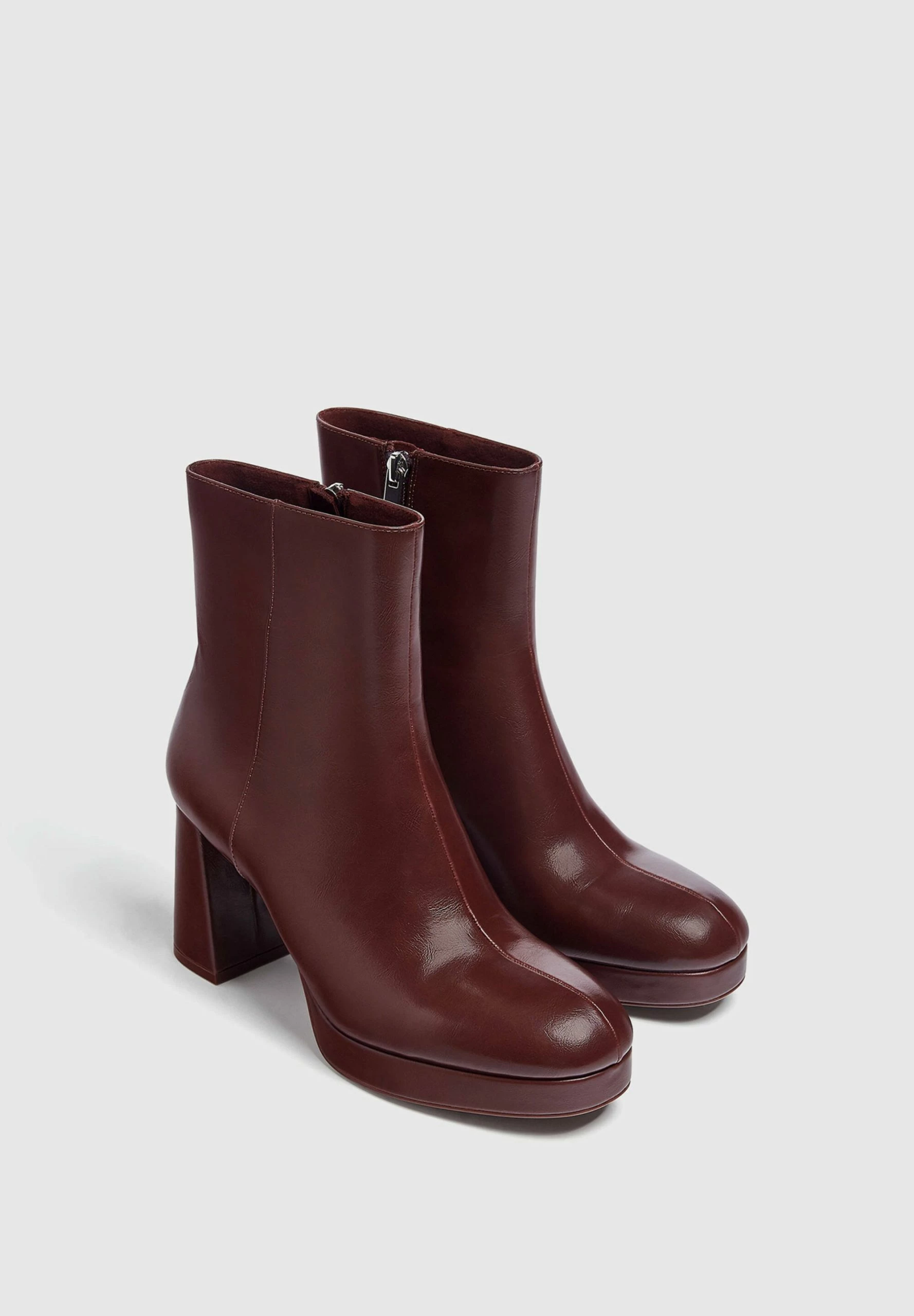 PULL & BEAR Boots À Talons - Dark Red 4 PULL & BEAR Boots À Talons - Dark Red – Image 2