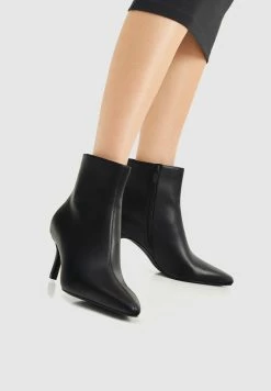 PULL & BEAR With Pointed Toe - Boots À Talons - Black