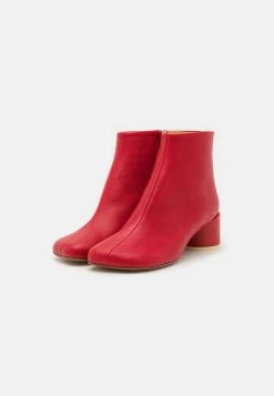 MM6 Maison Margiela Anatomic Ankle Boots - Boots À Talons - Chili Pepper 11 MM6 Maison Margiela Anatomic Ankle Boots - Boots À Talons - Chili Pepper -Aldo Shop c27fc7ac1cc14189ba886252a84e33f2