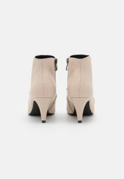 Anna Field Boots À Talons - Beige 11 Anna Field Boots À Talons - Beige -Aldo Shop dcb1b1ff4bae4c67b9f5275a86116b6d